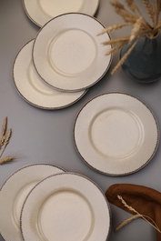 Hermia Juego para servir tartas de 6 piezas, Negro y crema, Porcelana